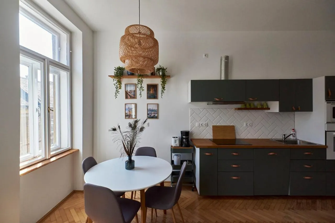 Appartement Dembi At The Great City Park Boedapest