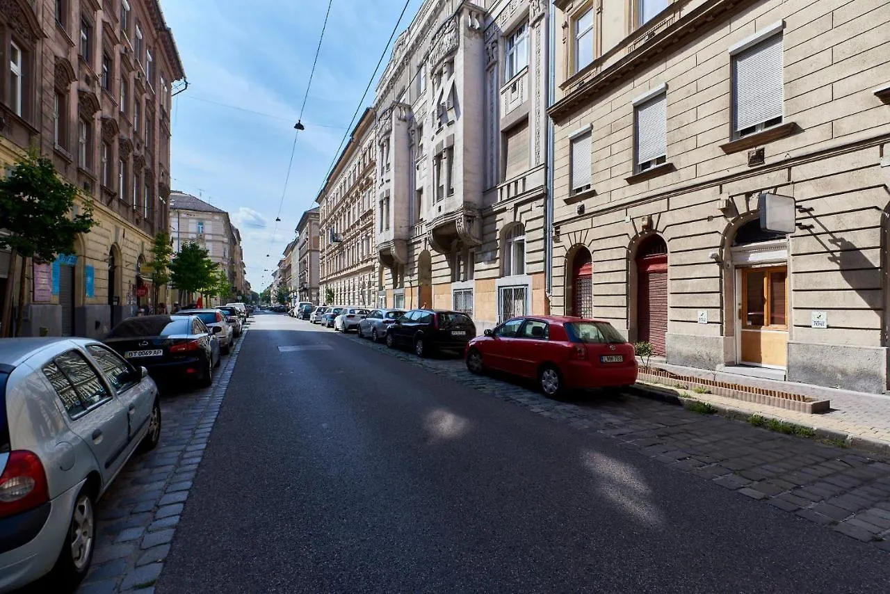 Appartement Dembi At The Great City Park Budapest
